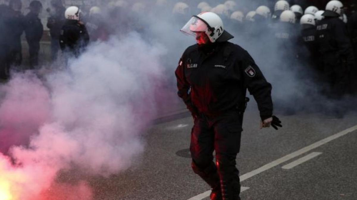 proteste de amploare in hamburg aproximativ 10 000 de oameni au iesit pe strazi