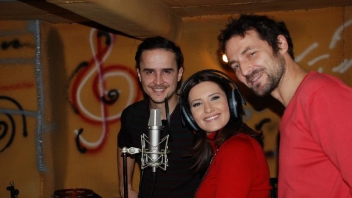 surpriza elei craciun cu ocazia sarbatorilor de iarna acesta este darul meu sigur o sa va placa tare