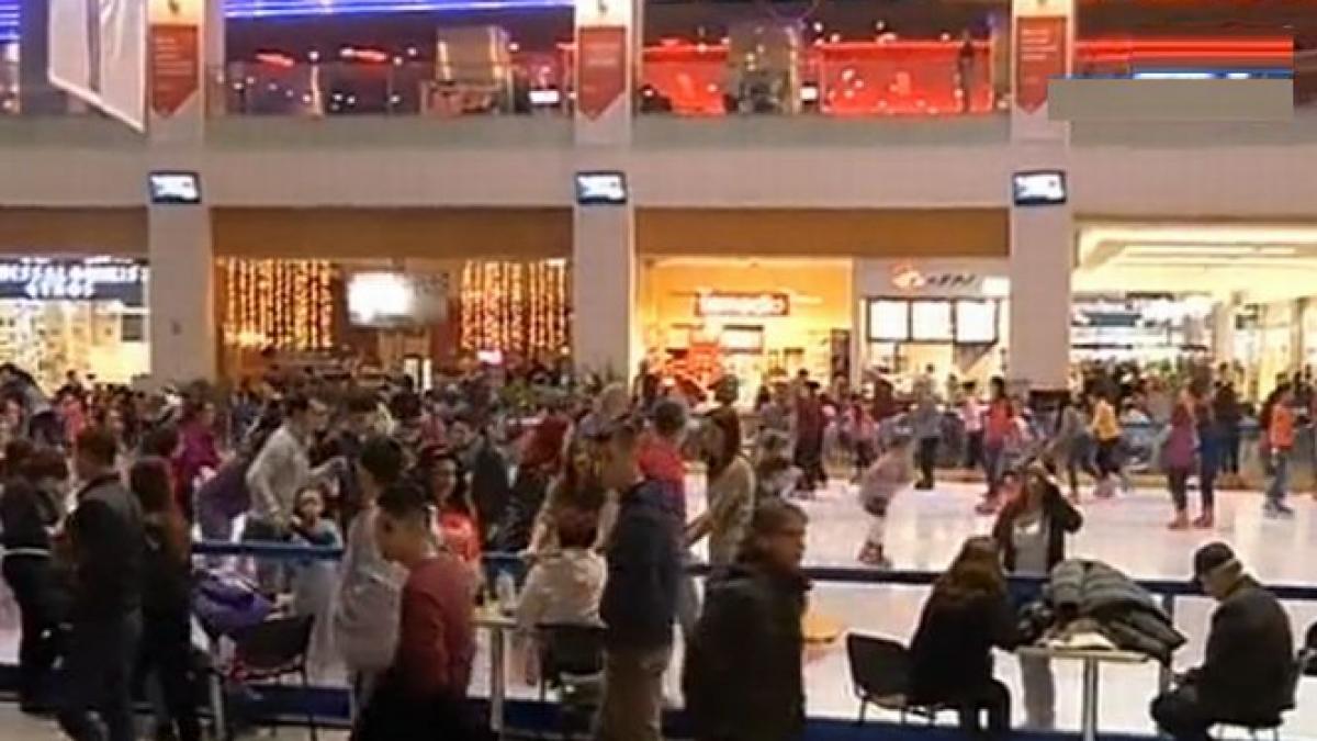 craciun la mall nu e mancare traditionala mai buna decat hamburgerul