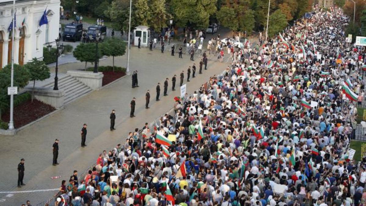 proteste de amploare in bulgaria peste 3 000 de oameni cer demisia guvernului