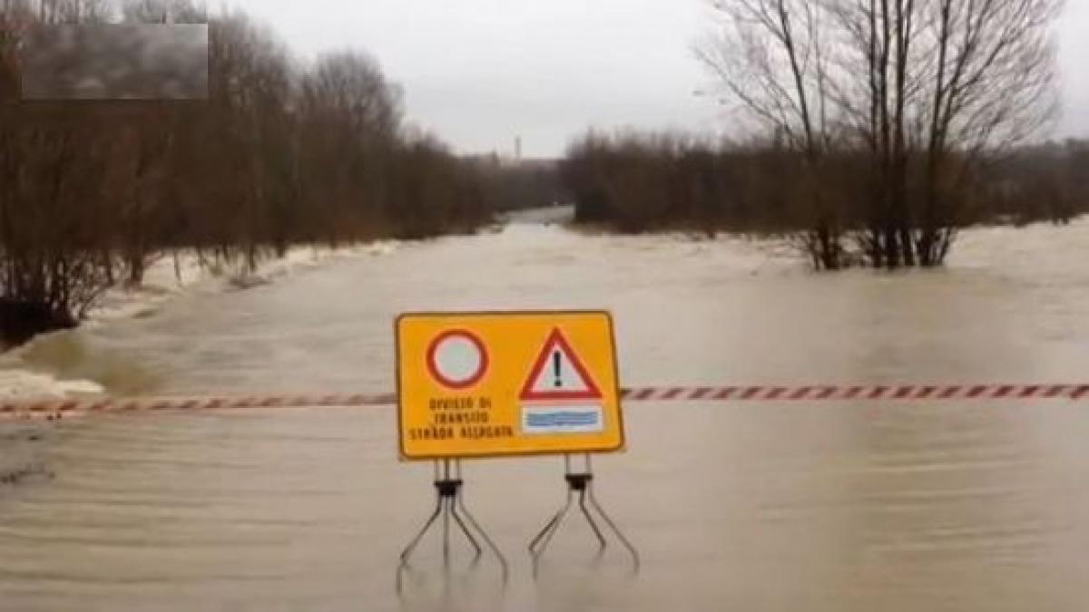 europenii la culmea disperarii orase intregi ingropate in zapada ori lovite de inundatii