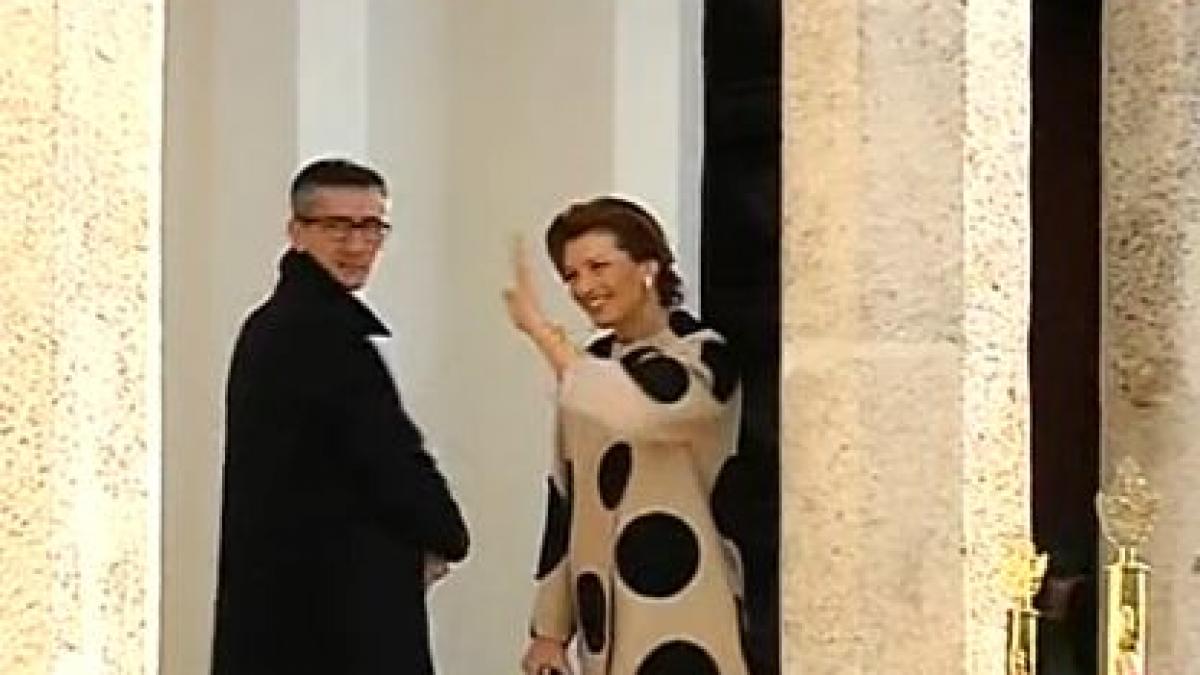 personaj controversat in familia prezidentiala ioana basescu a fost ceruta in casatorie de radu