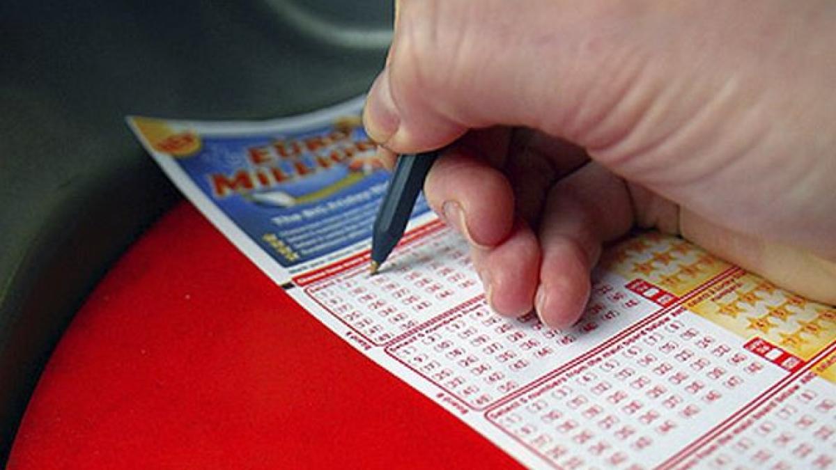 a castigat un milion de dolari la loterie cu un bilet pe care l a gasit pe strada