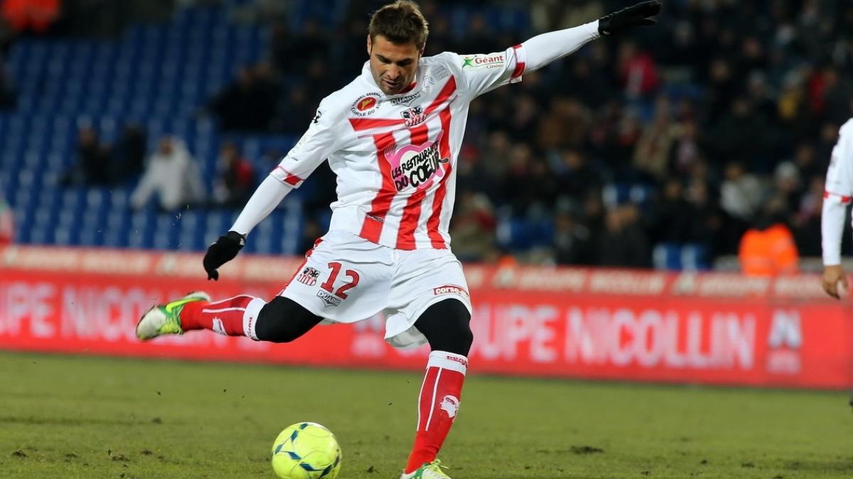 adrian mutu nu renunta la petrolul desi este dorit in continuare in ligue i