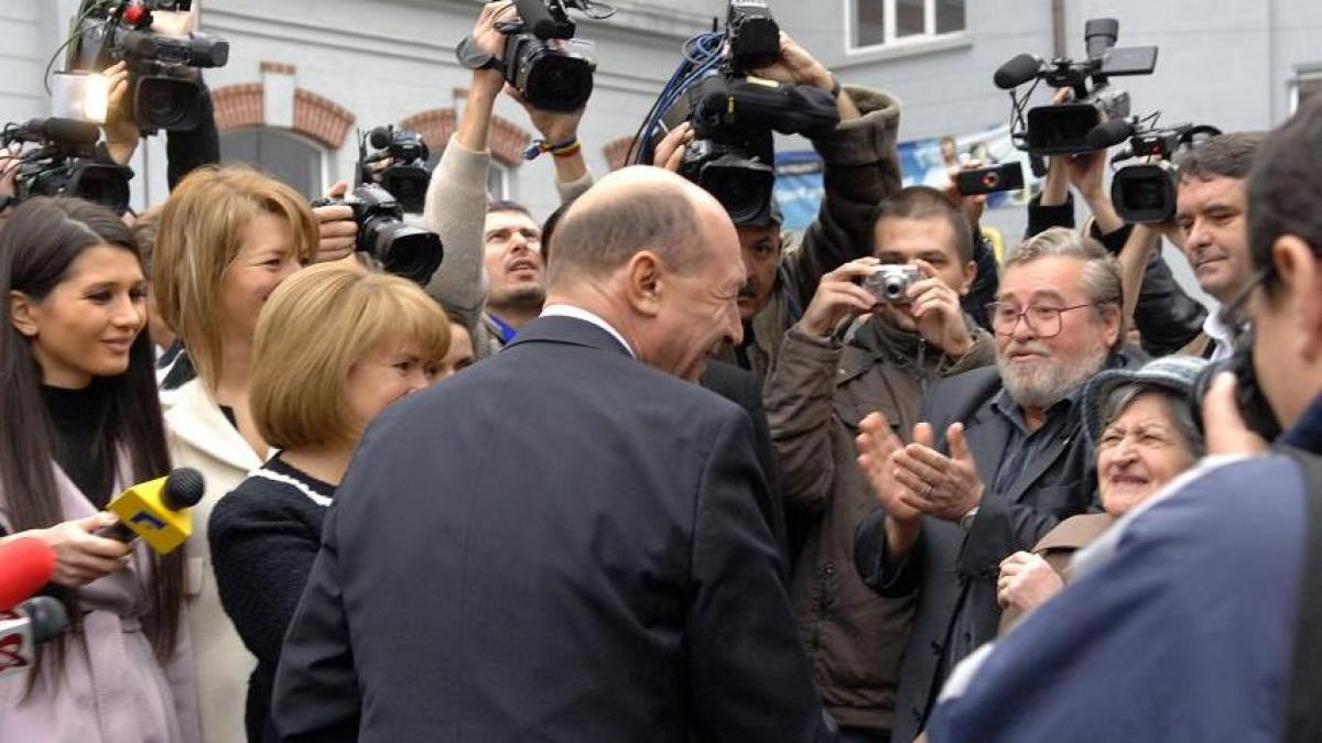 familia basescu o familie de milioane de euro