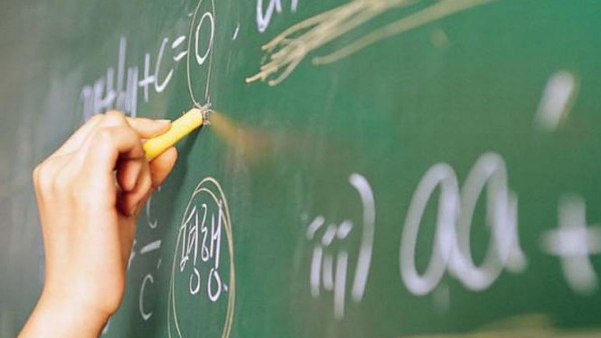 invatatoarea filmata in timp ce le cerea bani parintilor detine o scoala privata si are o