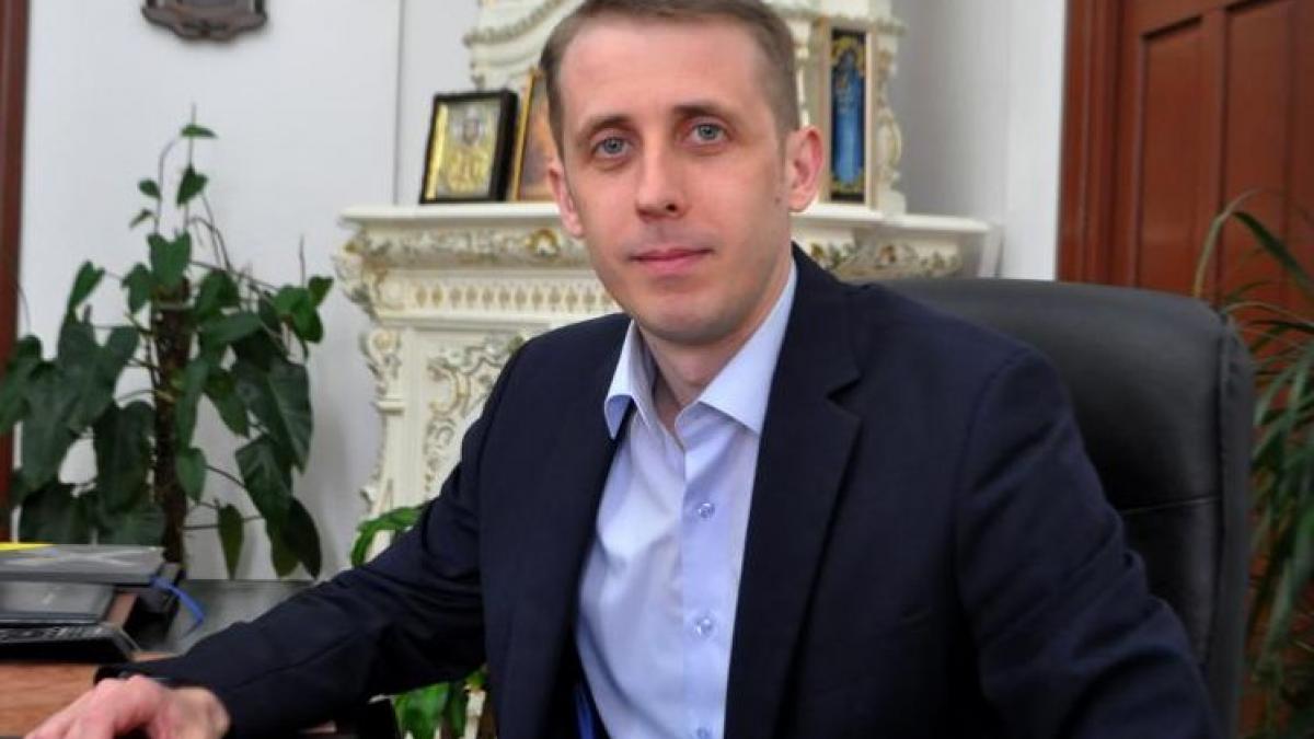 primarul din romania care pune la bataie o tableta ipad pentru copilul care i recita integral