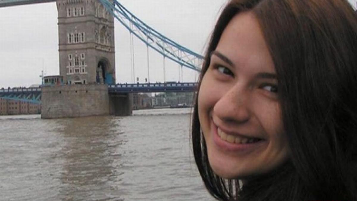 tragedie in constanta o tanara de 20 de ani a murit dupa ce a intrat cu masina intr un sant