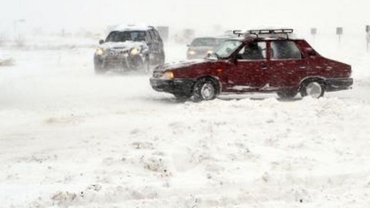 noua persoane intre care si doi copii blocate pe transalpina