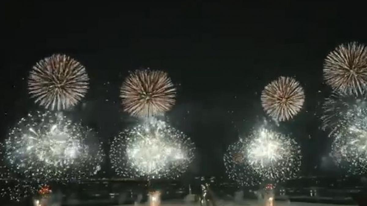 record mondial de artificii in dubai mii de oameni s au bucurat de spectacol