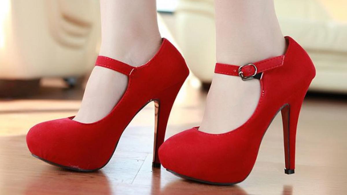 ca n bancuri un fotomodel a sunat la 112 ca i s a rupt tocul la pantofi