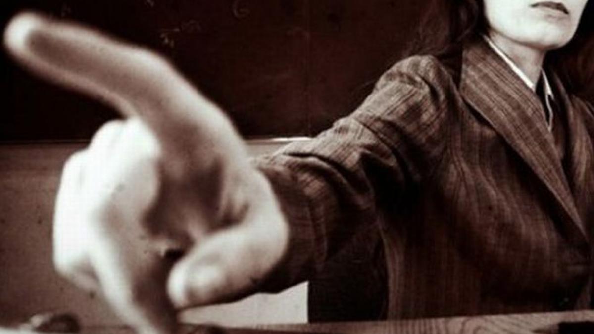 cad capete in cazul invatatoarei spagare directoarea de la scoala 10 a demisionat inaintea deciziei