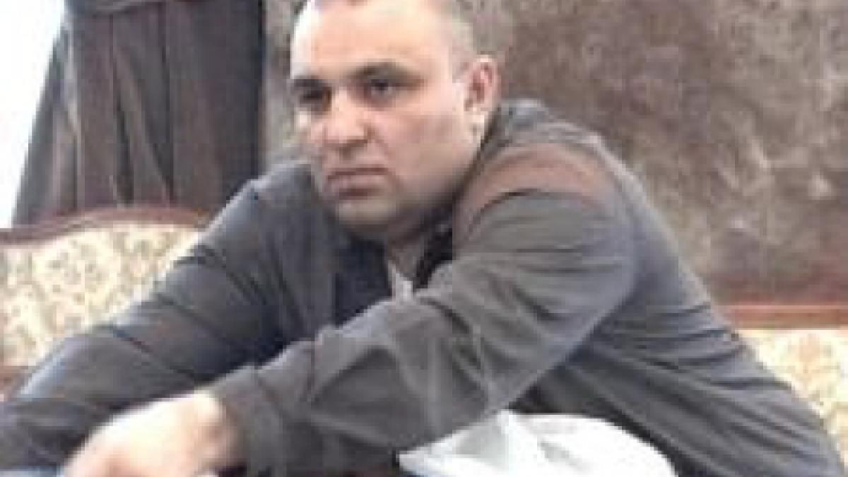 Interlopul Fane Căpăţână, prins după ce a înşelat un comerciant cu o legitimaţie FALSĂ de poliţist