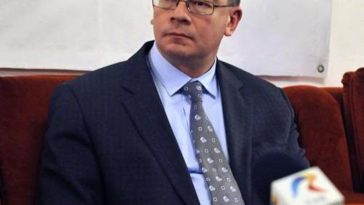 ungureanu chiar daca nu am carisma obisnuiti va cu mine ca exist