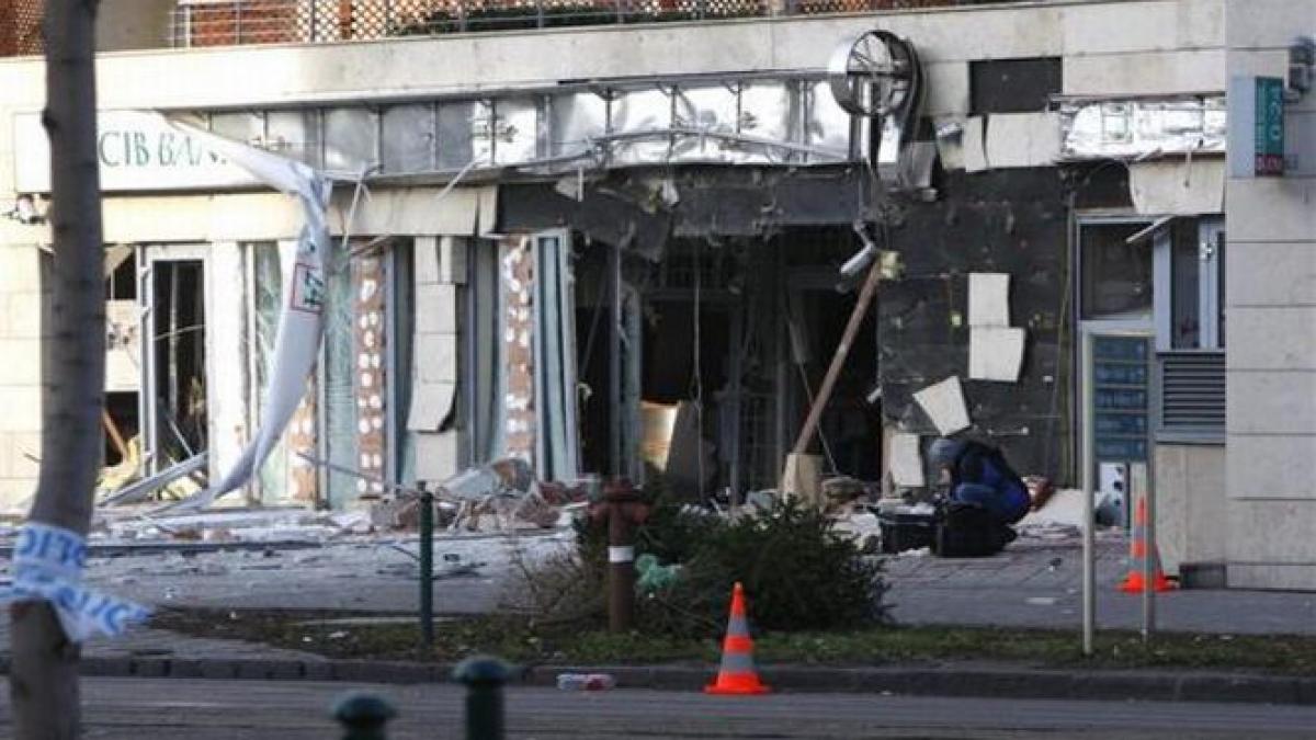 o bomba a explodat intr o banca din budapesta