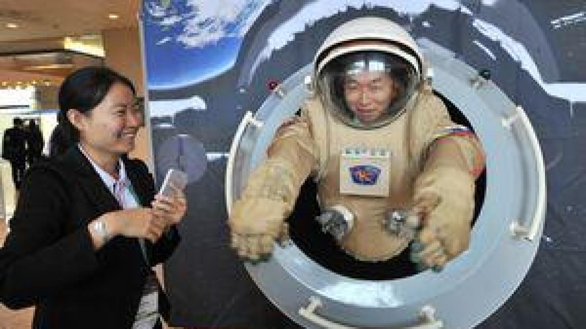 primii turisti spatiali chinezi vor pleca in cosmos intre 2014 si 2015
