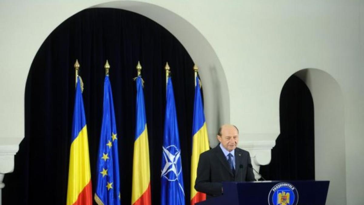 basescu nu trebuie sa facem o constitutie pentru interesele lui ponta si crin