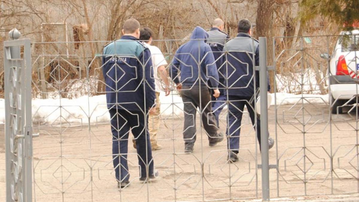 copila de 13 ani violata la o petrecere de doi baieti fata bause foarte mult iar tinerii au