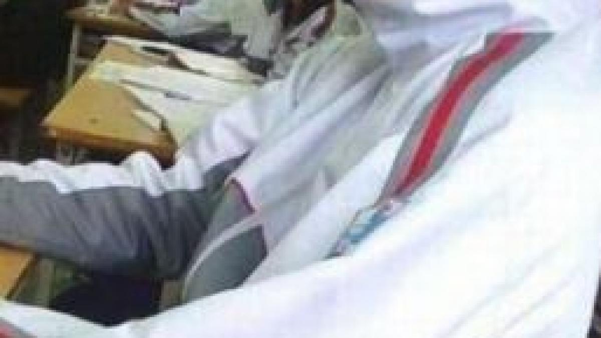 metoda de copiat pe care o folosesc mii de studenti in sesiune profu n are cum sa se prinda