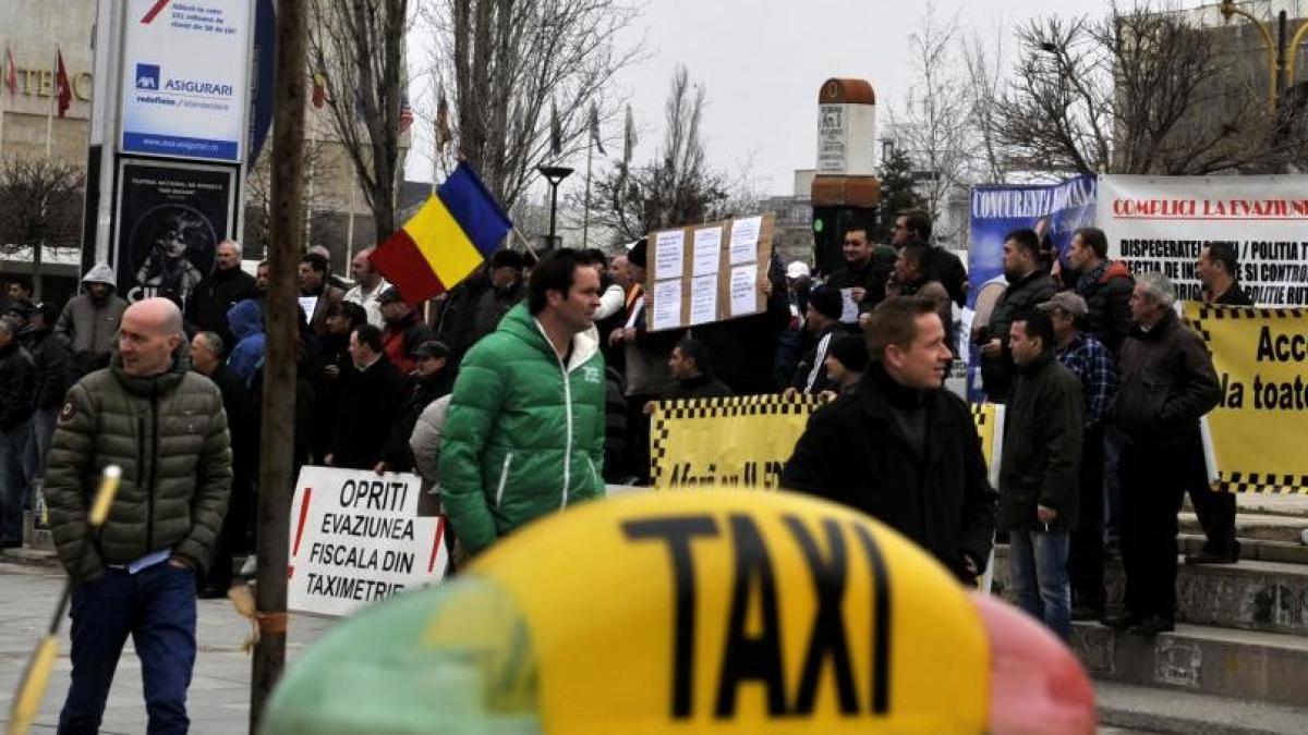 peste 150 de taximetristi din zona aeroporturilor amendati in urma unei actiuni a politiei