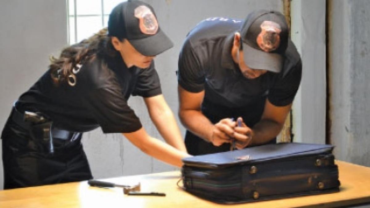 in tara in care traficul de droguri se pedepseste cu moartea un roman a fost prins cu 3 kg de