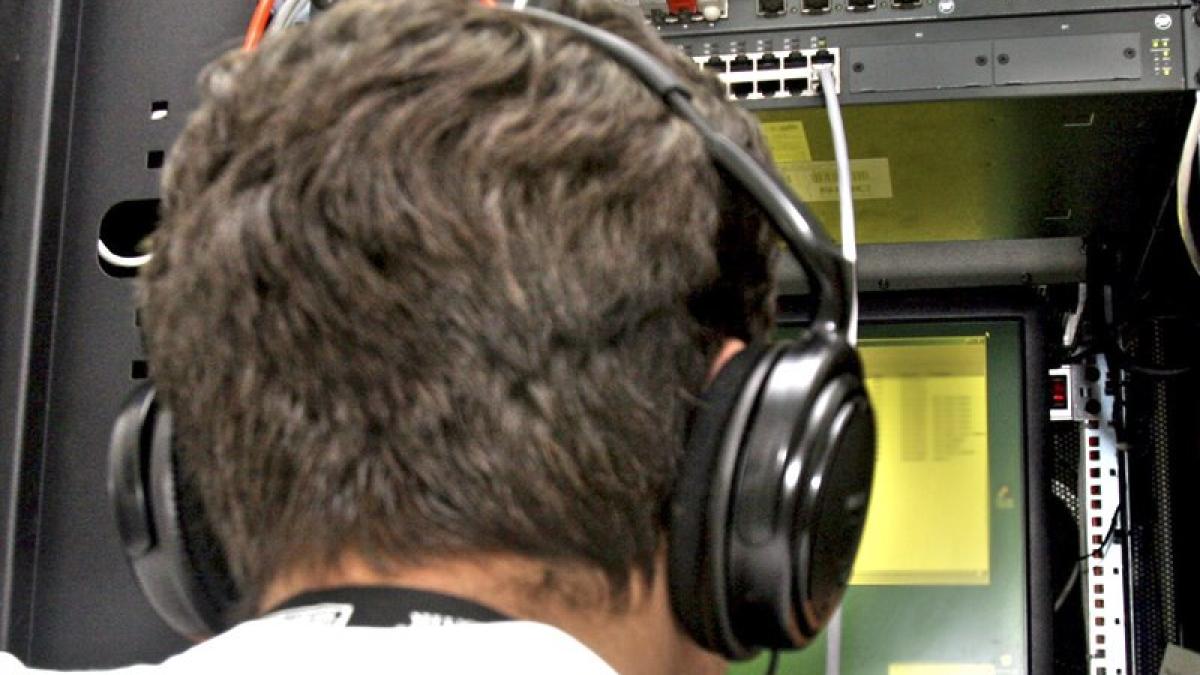 oficial roman 95 din sateliti sunt de spionaj evident ca se asculta e principala sursa de informatii