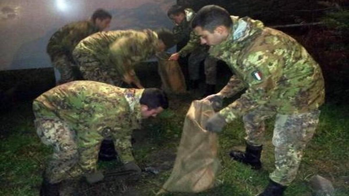 inundatiile si alunecarile de teren fac ravagii in nordul italiei