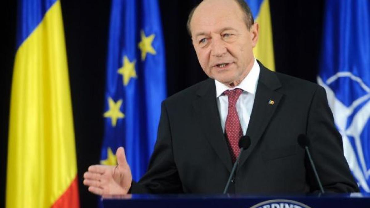 peste 163 000 de oameni au semnat petitia prin care se cere demisia presedintelui traian basescu