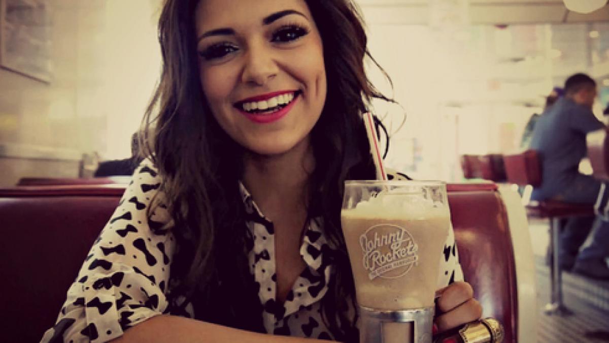 la 18 ani face milioane de dolari din cumparaturi este mai populara decat lady gaga pe internet