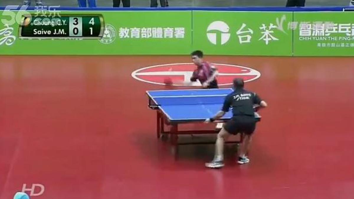 cel mai amuzant meci de tenis de masa