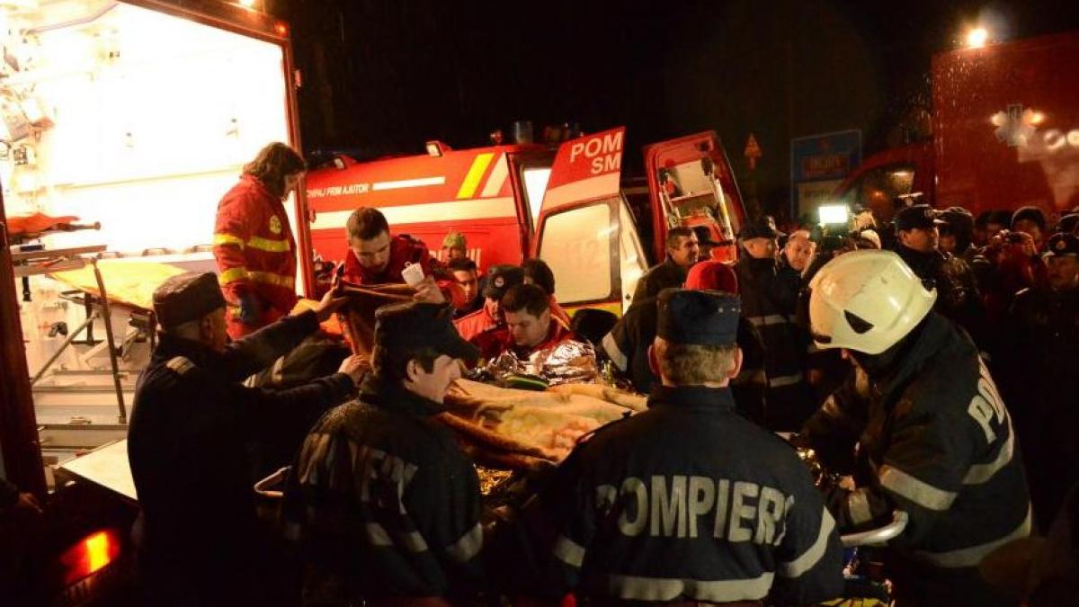 medicii raniti in accidentul aviatic din muntii apuseni distinsi cu diplome de onoare de colegiul