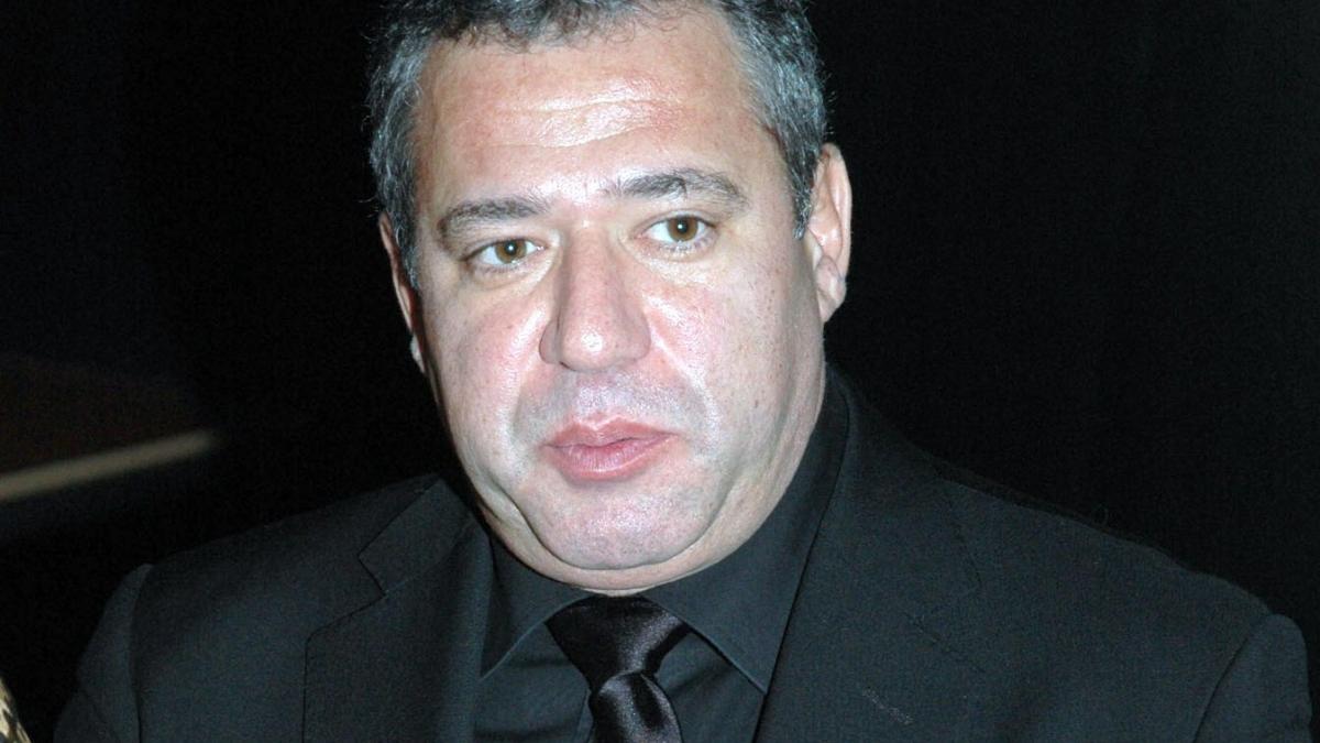 trupul lui adrian iovan depus la scoala de aviatie pilotul va fi inmormantat maine la cimitirul