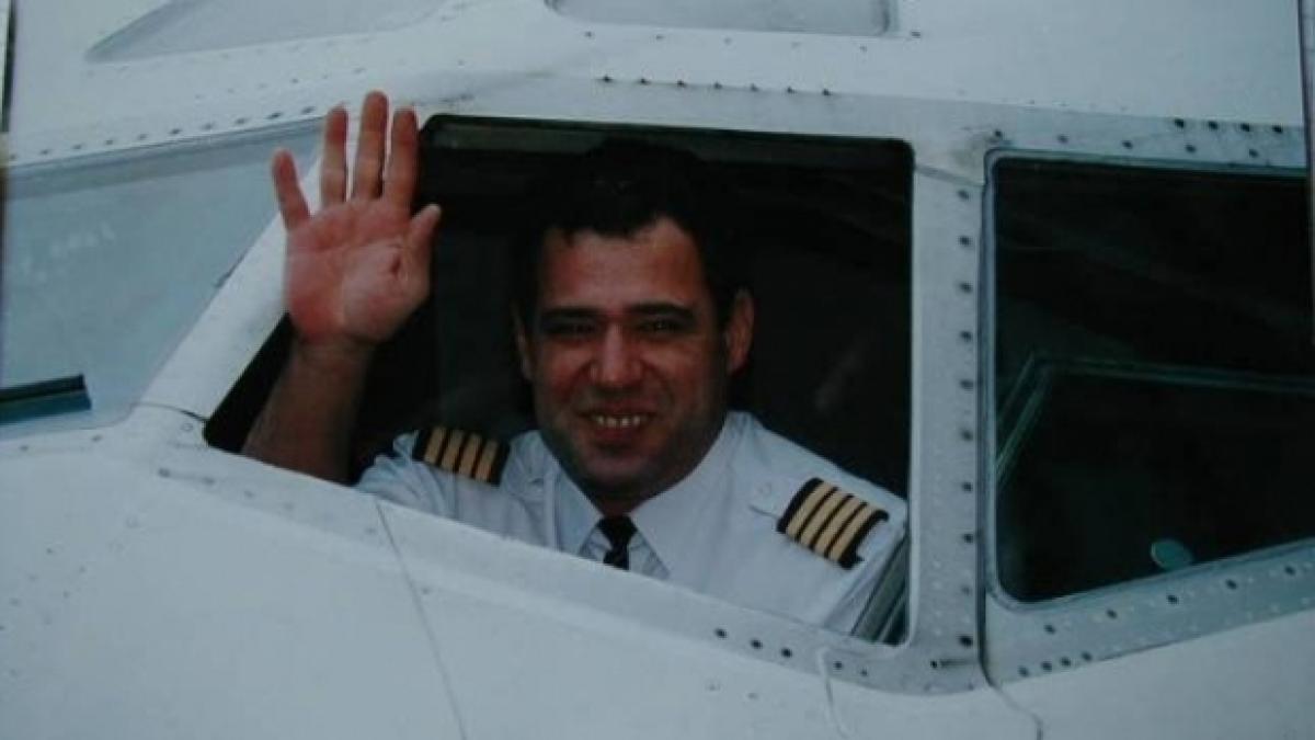 adrian iovan ultimul popas pe pamant salvatorii din apuseni au venit la inmormantarea pilotului erou