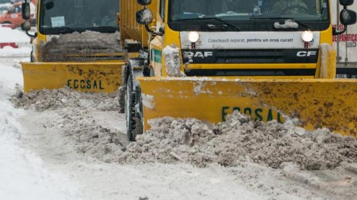 un barbat de 52 de ani angajat al cnadnr a murit in timpul interventiei pentru deszapezire