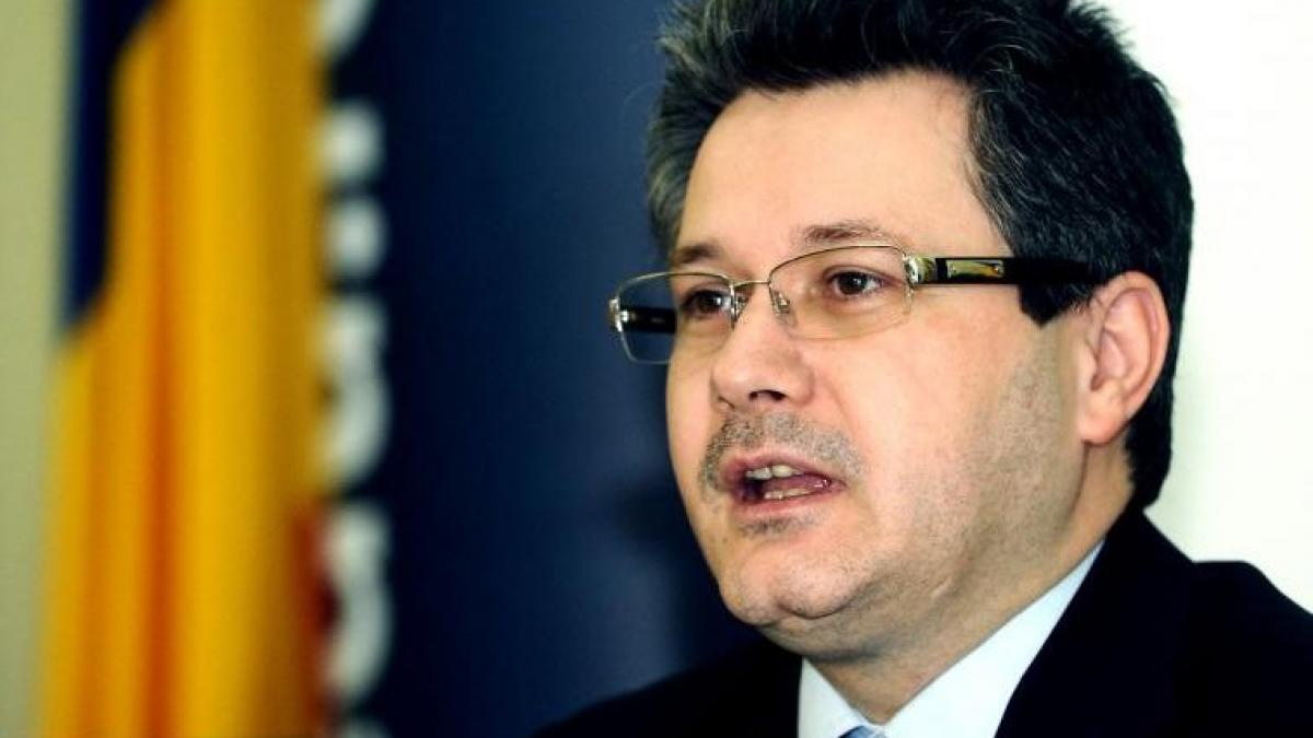 ministrul pentru invatamant superior cursurile si examenele se amana