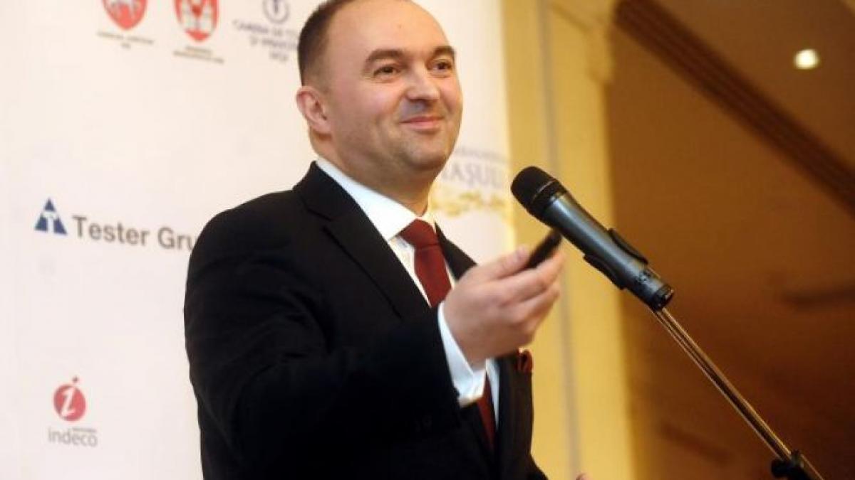 peste 200 de persoane la botezul fiicei lui cristian adomnitei printre invitati s au numarat