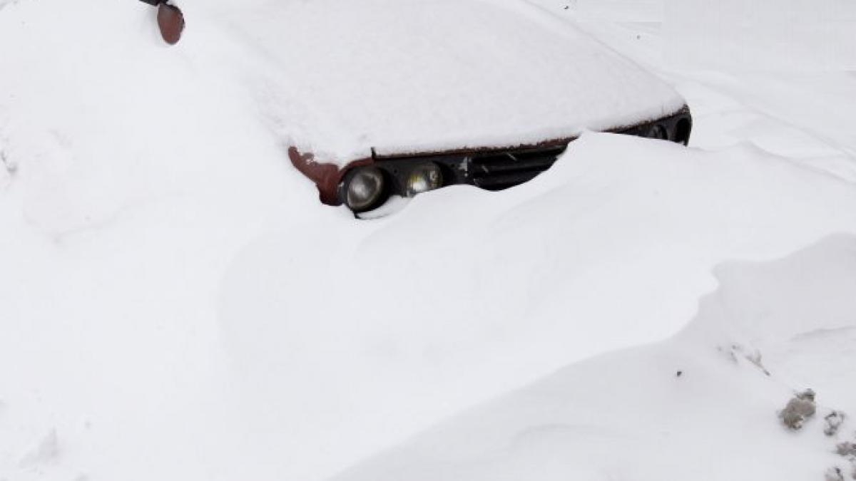 amendat ca a sunat la 112 ca sa nu moara de frig dupa ce a stat trei zile blocat in zapada