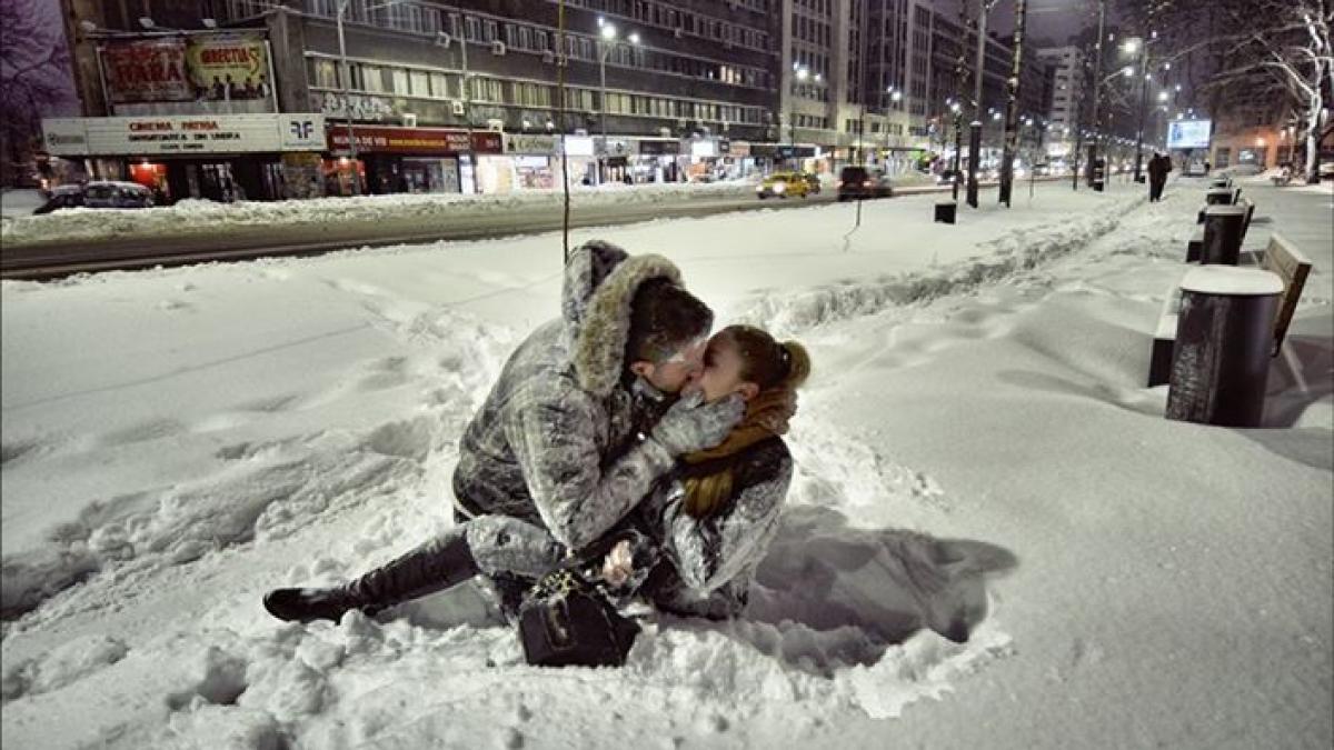 partea frumoasa a ninsorilor care au acoperit capitala romanta pe bvd magheru poza care a strans