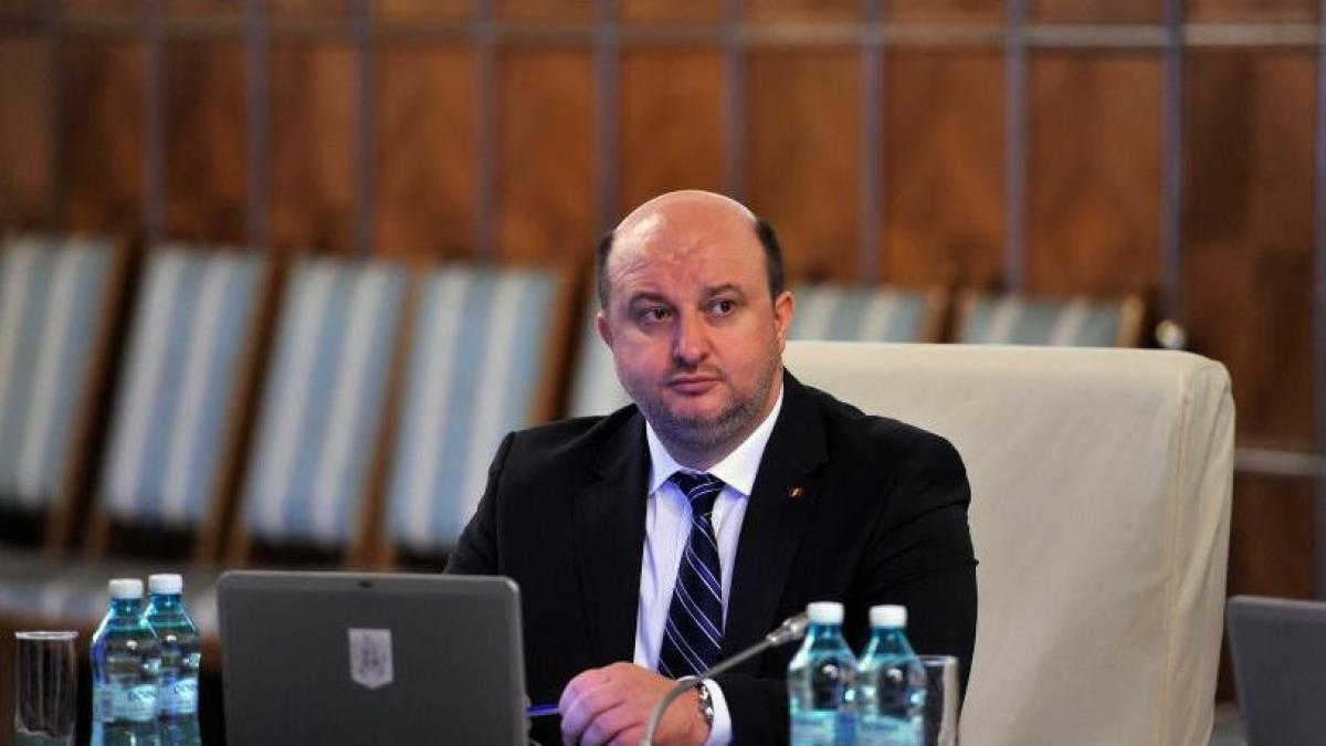 sotia ministrului finantelor urmarita penal pentru abuz in serviciu