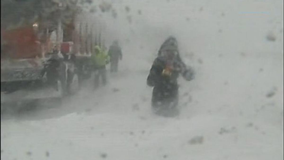 echipele antenei 3 si ale observatorului blocate in nameti