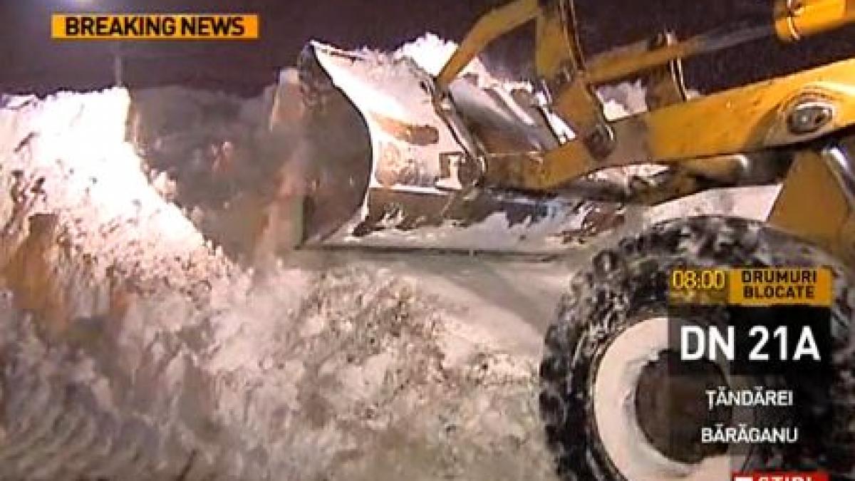 noapte alba pentru angajatii primariilor din capitala care au deszapezit principalele bulevarde