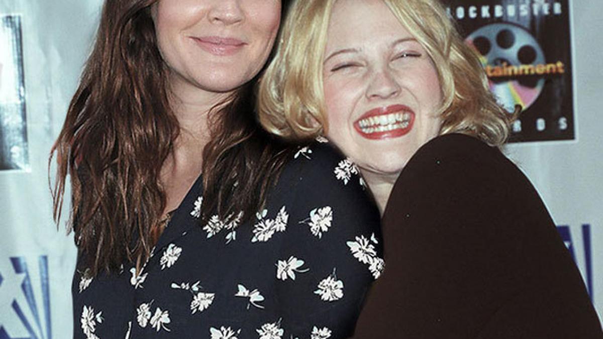 vedete ieri si azi au calatorit in trecut si s au pozat cu versiunea lor mai tanara