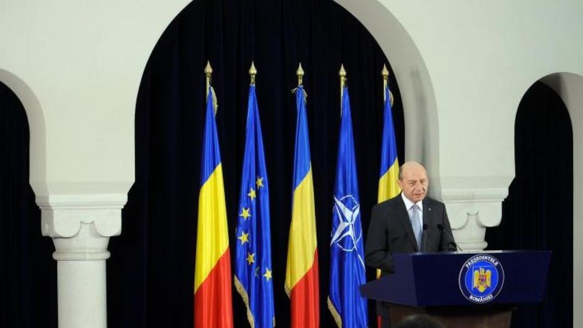Băsescu: Opriş are o carieră militară şi nu îmi pot permite să îmi bat joc de el de dragul politicului