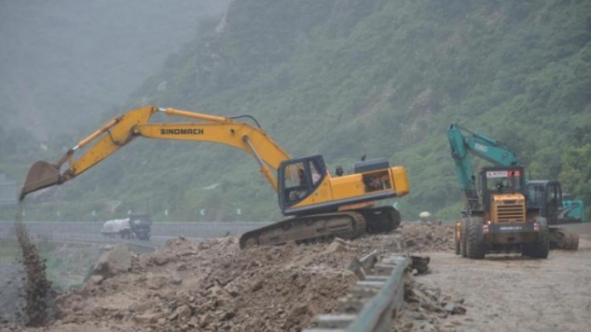 buzau un om de afaceri a murit strivit de utilajul cu senile pe care il conducea