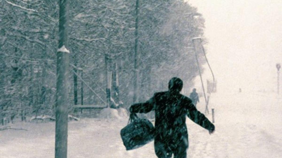 iran cea mai grea iarna din ultimii 50 de ani a adus un strat de zapada de peste 2 metri si un ger