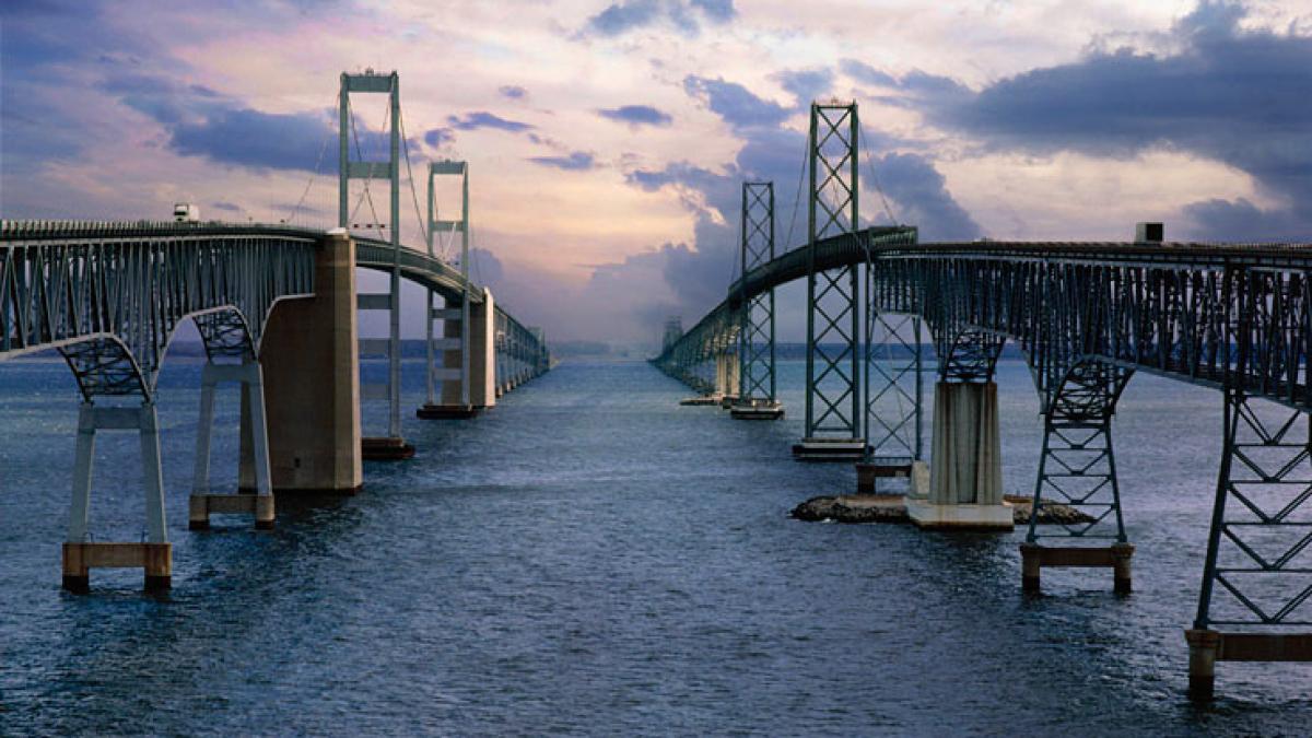 asa arata cel mai periculos pod peste mare foarte putini soferi se incumeta sa il traverseze cu