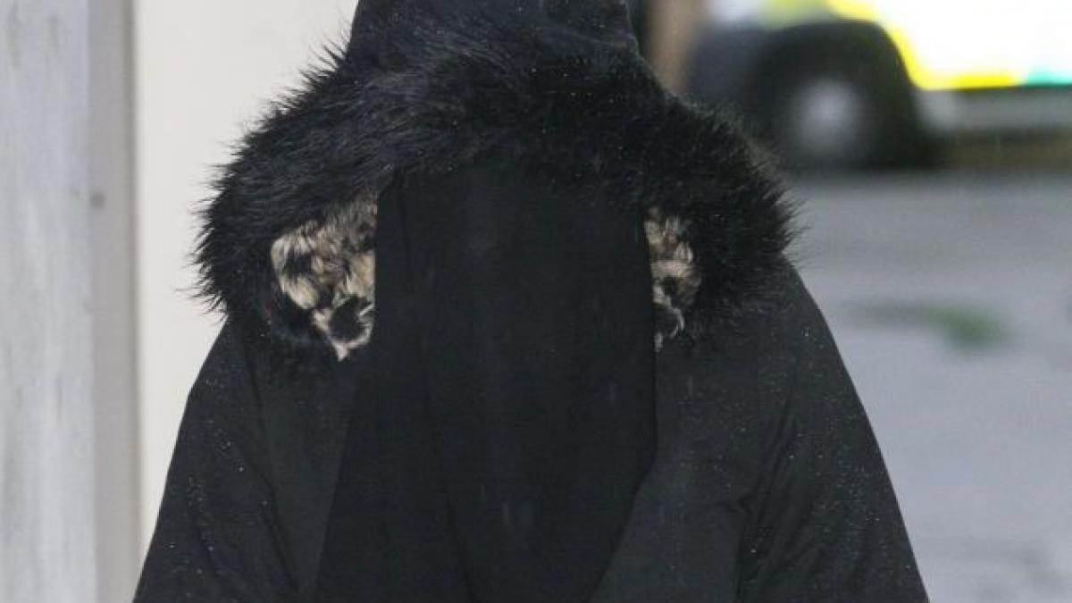 cum arata tanara care a refuzat sa isi scoata valul in fata judecatorilor niciun barbat nu trebuie