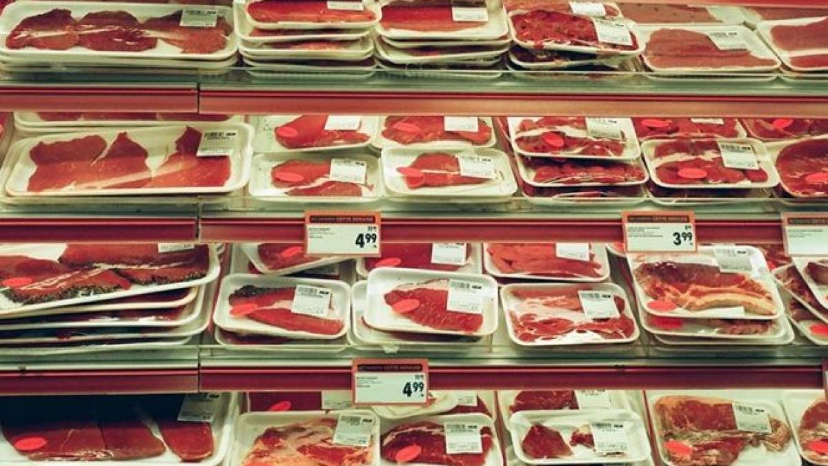 proiect de lege pret redus si loc special la raft pentru alimentele care expira in trei zile