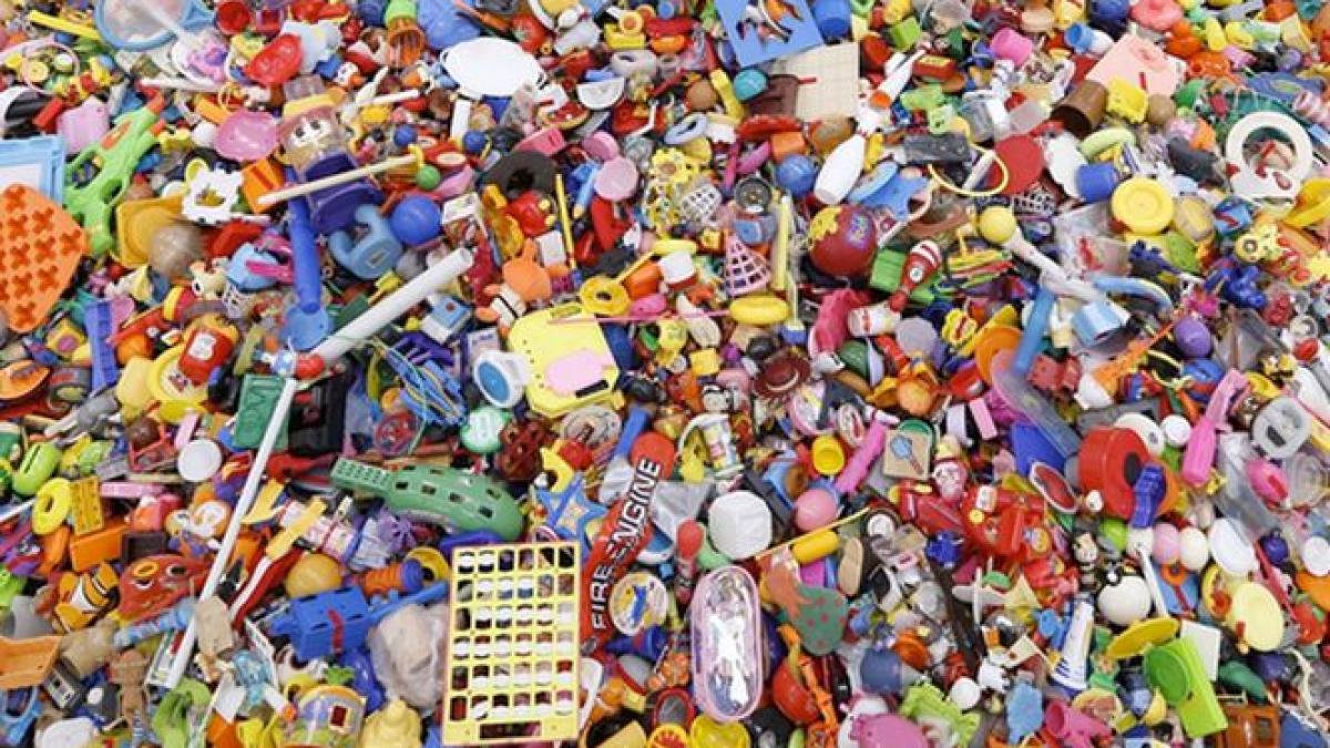 zeci de mii de jucarii contrafacute confiscate in portul constanta