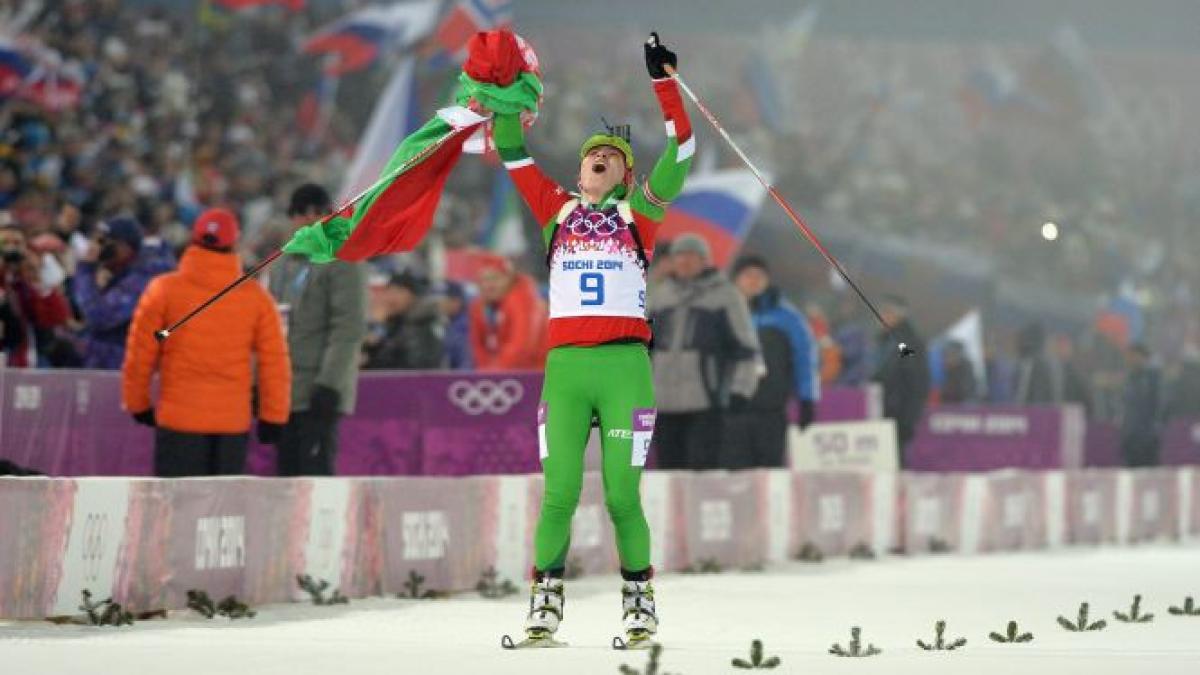 darya domracheva aduce primul titlu olimpic pentru belarus la soci in proba de urmarire eva tofalvi